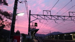 無人駅の夕焼け