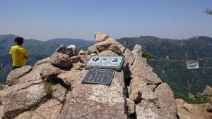 鎌ケ岳山頂の様子