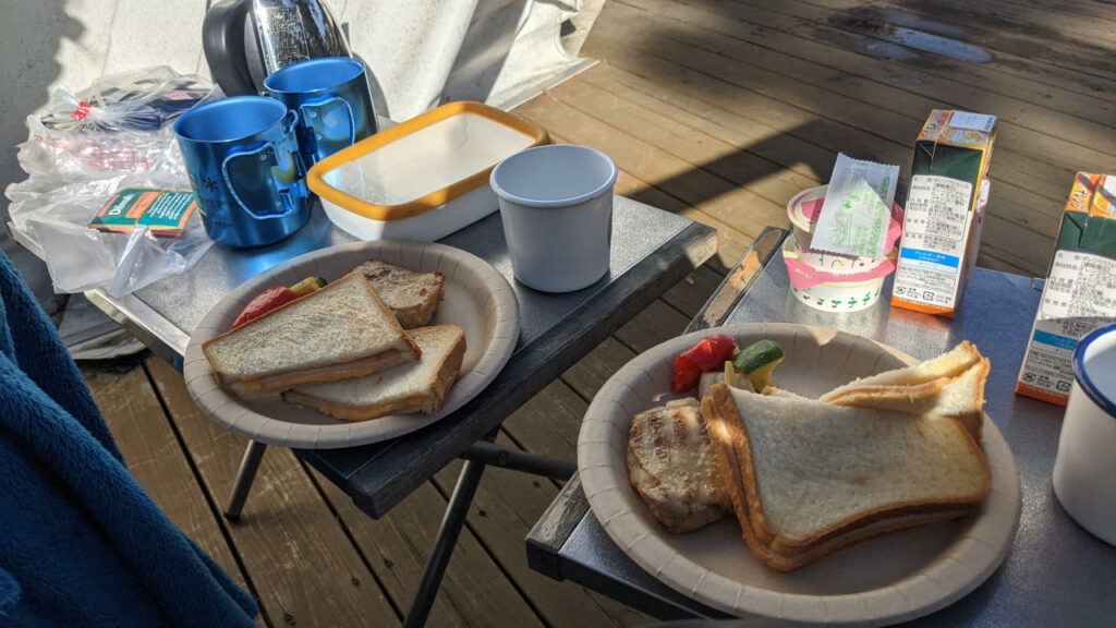 山梨旅行2日目:ドームの朝食とカチカチ山