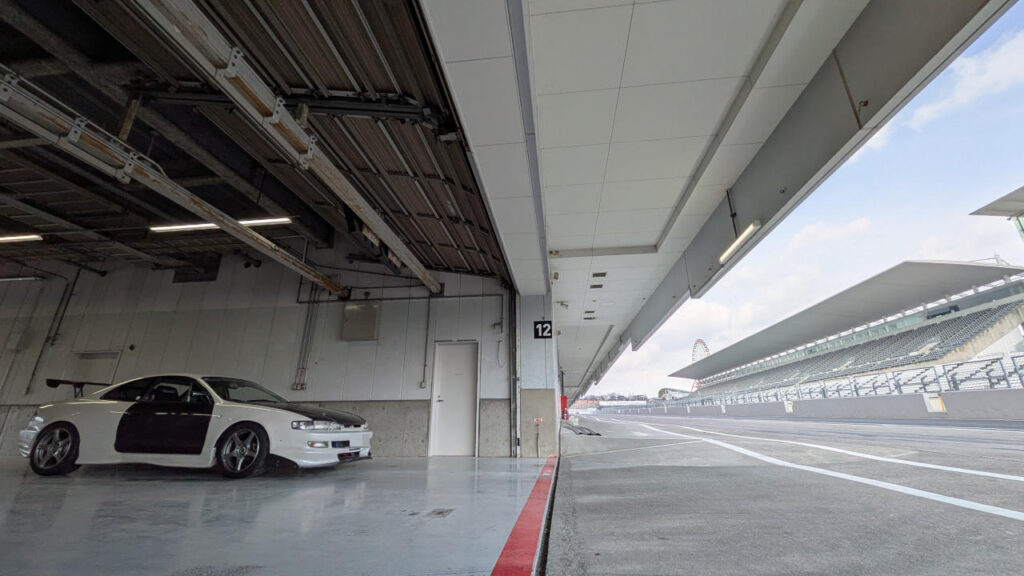 206の日に、ST206で鈴鹿サーキット東コース